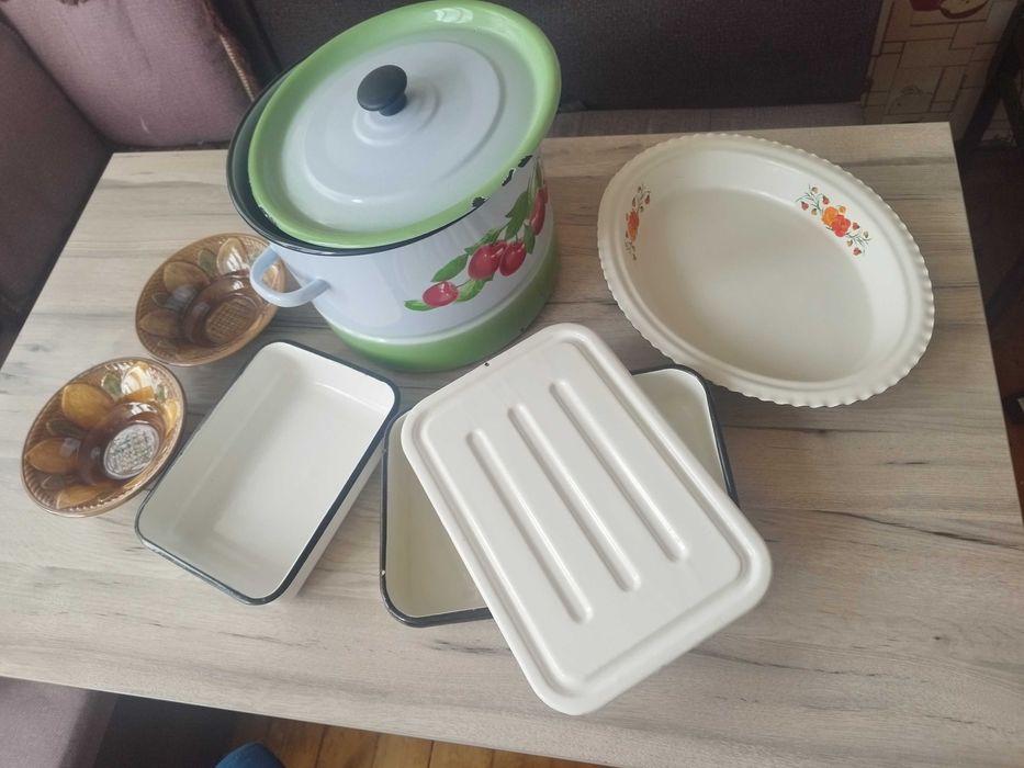 Эмалированная кастрюля, лоток для холодца, поднос (цена за все)