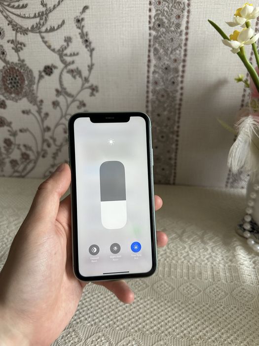 Продам Iphone 11 айфон