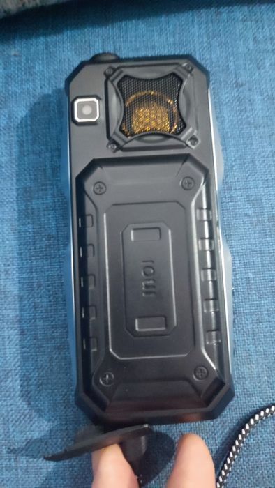 Продам противоударный телефон