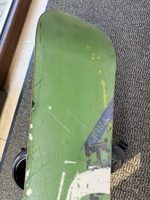 Snowboard HEAD + legaturi Burton Custom – set complet