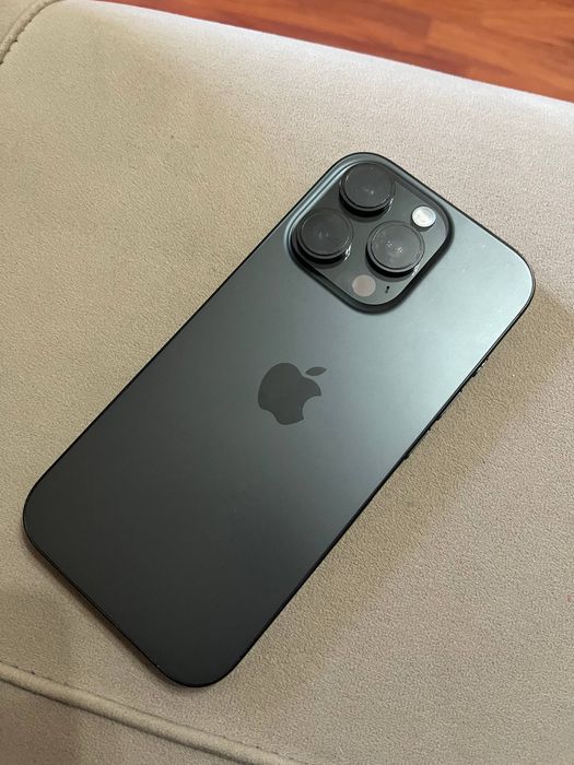 продам iPhone 16 pro