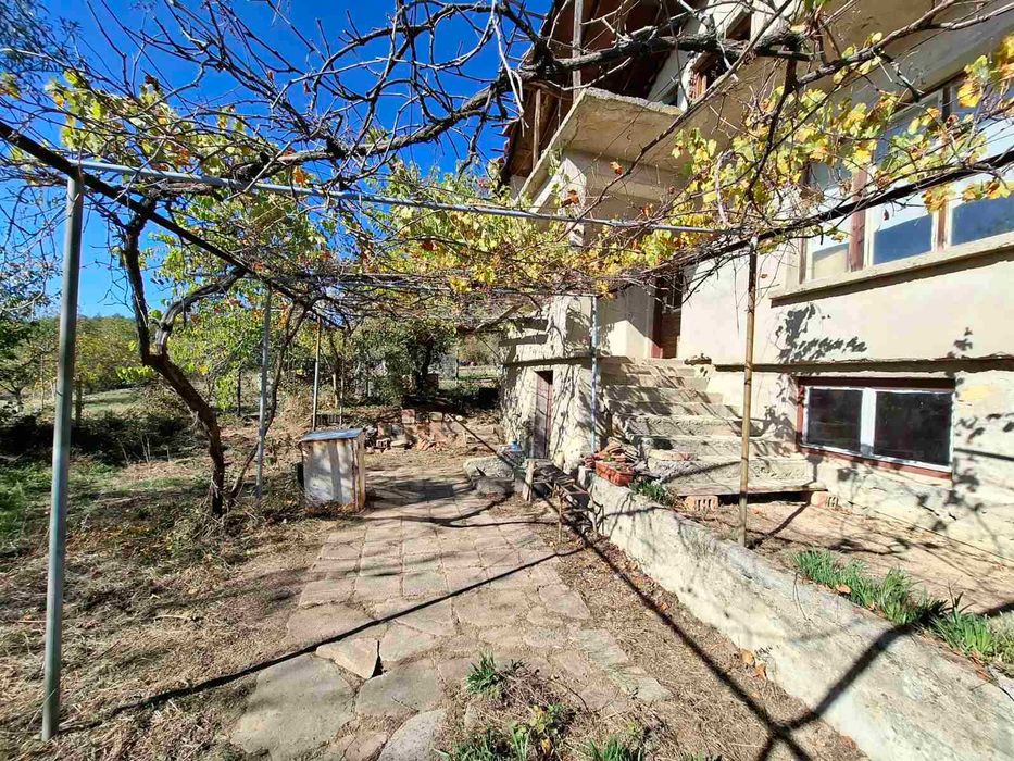 Къща в село Дълбоки