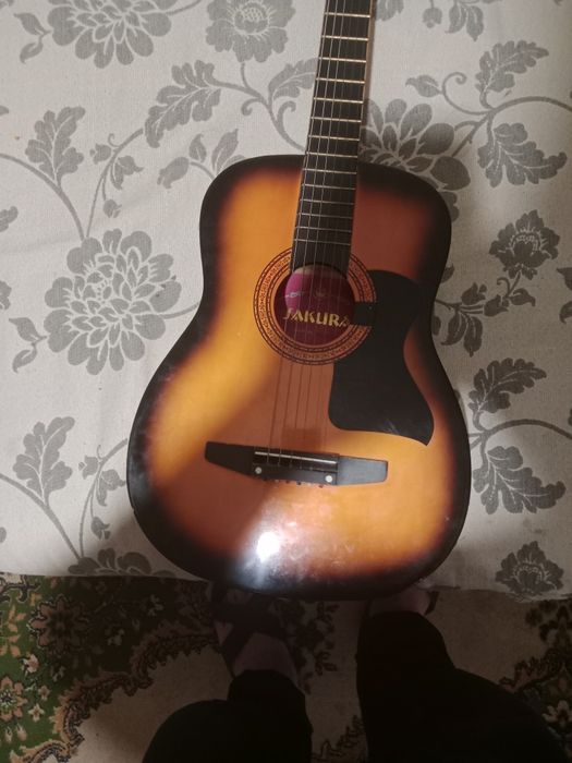 Гитара .продам.торг.