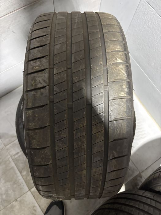 Anvelope de vara Bridgestone 235 35 R19