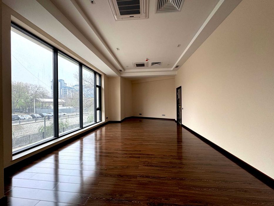 Бизнес-помещение площадью 177 м² в 5* отеле Ramada Plaza [аренда]