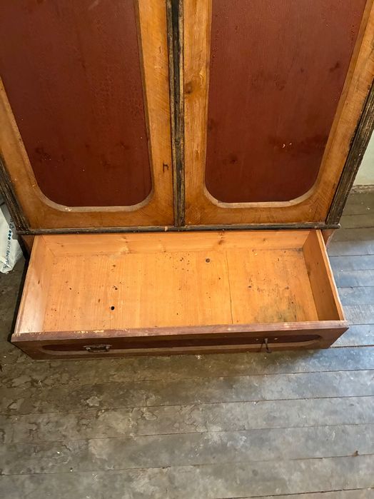 Старинен гардероб