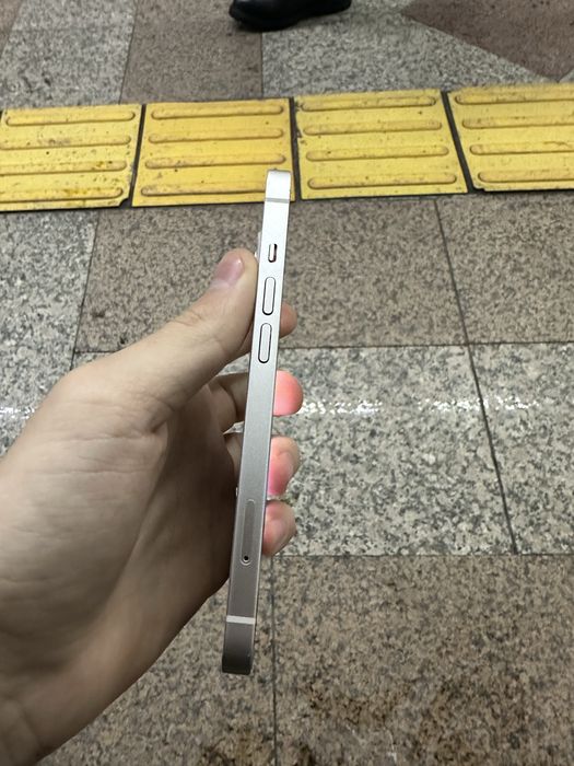 Продам Iphone 13