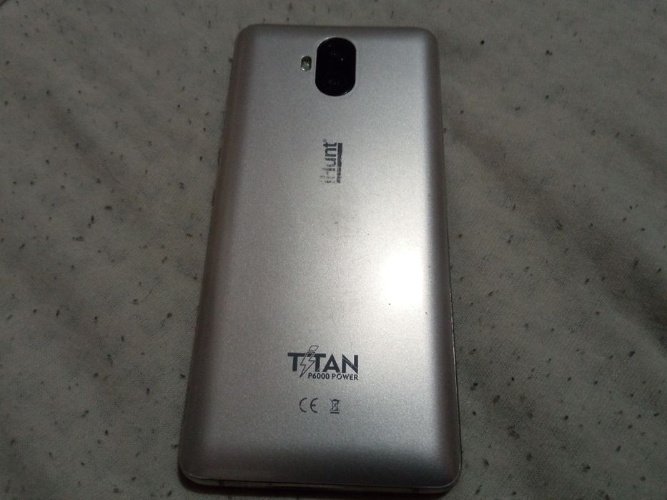 Vând telefon mobil smartphone Ihunt titan