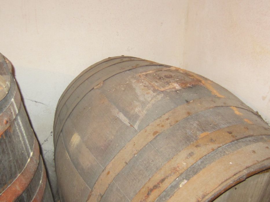 Дъбова бъчва за вино