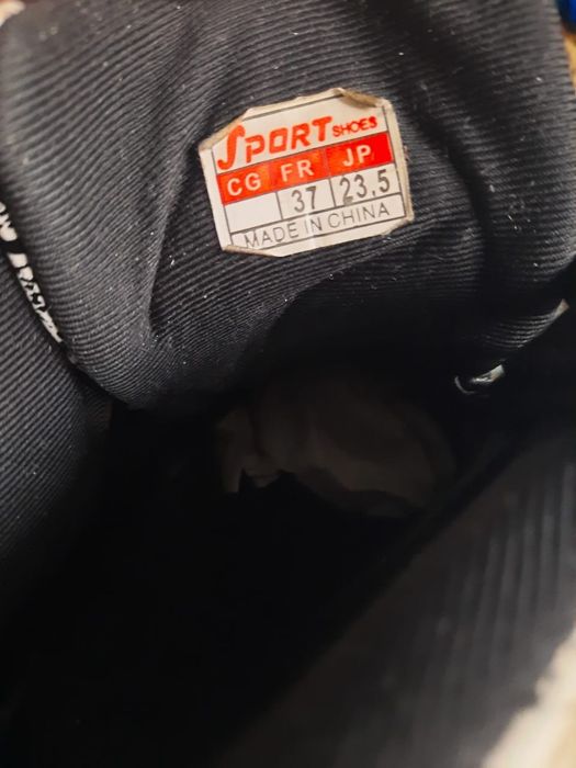 Продам ботинки размер 37