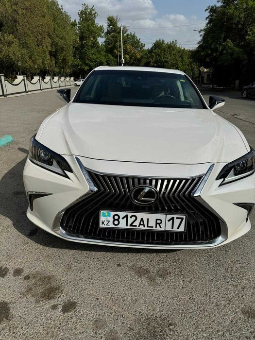 Продам автомобиль Lexus ES350