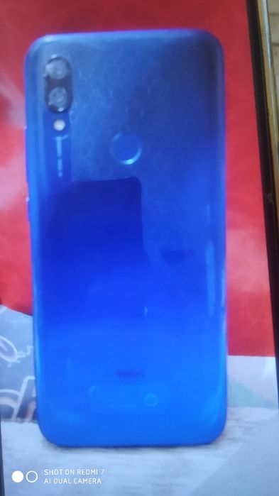Redmi 7 srochni sotiladi holati yahshi ejran almashmagan joyi 64 gb