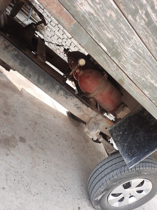 УВАЗ   йули 1977 мошина холати яхши 1 хафта ичида оладиганга ками бор