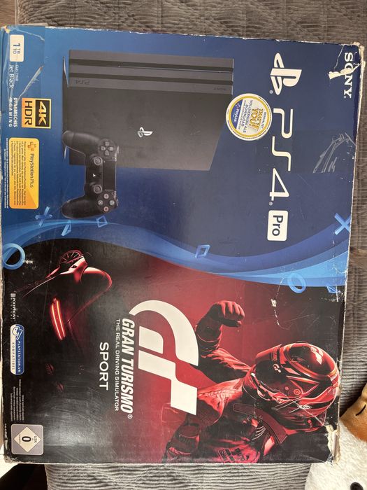 PS4 slim, б/у с 2 геймпадами