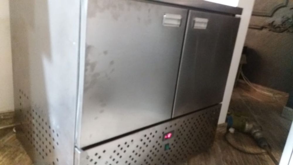 Стол холодильный