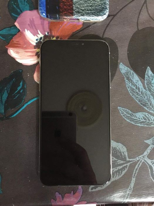 продавам iphone x 64 GB