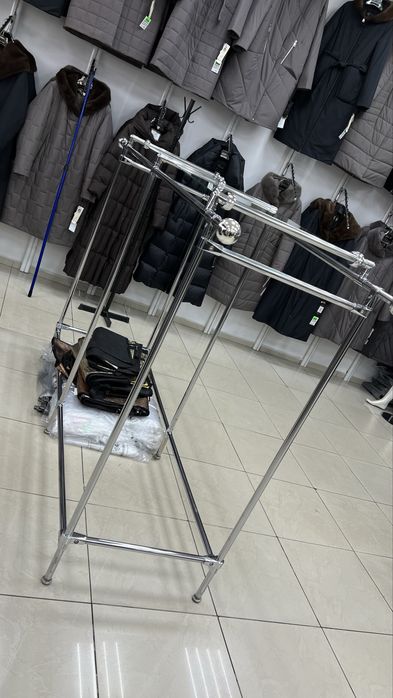 Стойка для одежды