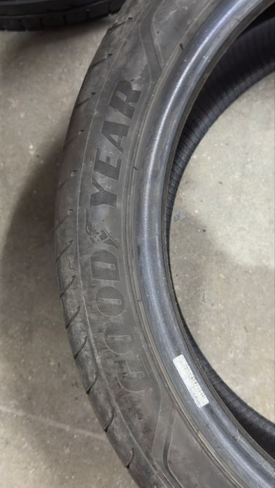Goodyear Гуми 255/40/19