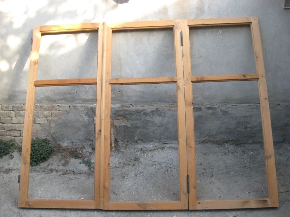 Продам новую деревянную раму 220 х 175 см со стеклами .