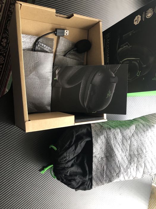 Геймърски слушалки Razer BlackShark V2 + USB Sound Card- Черни