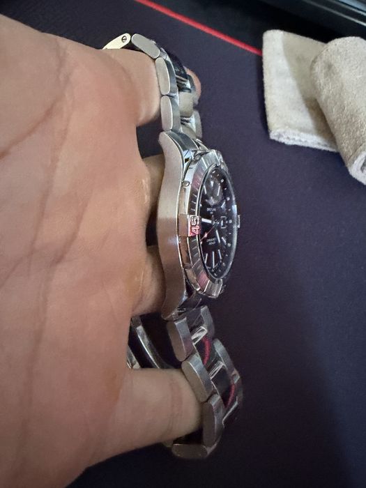 Breitling Avenger 43 - 2 години гаранция.