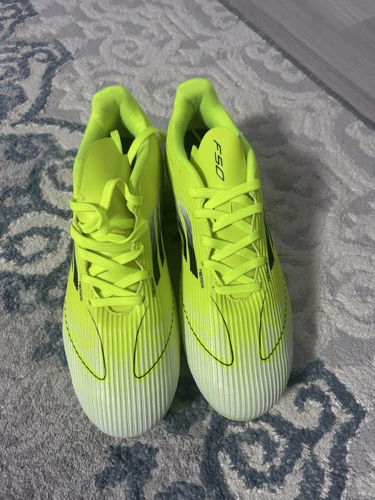 Бутсы 43размер әлі киілмеген