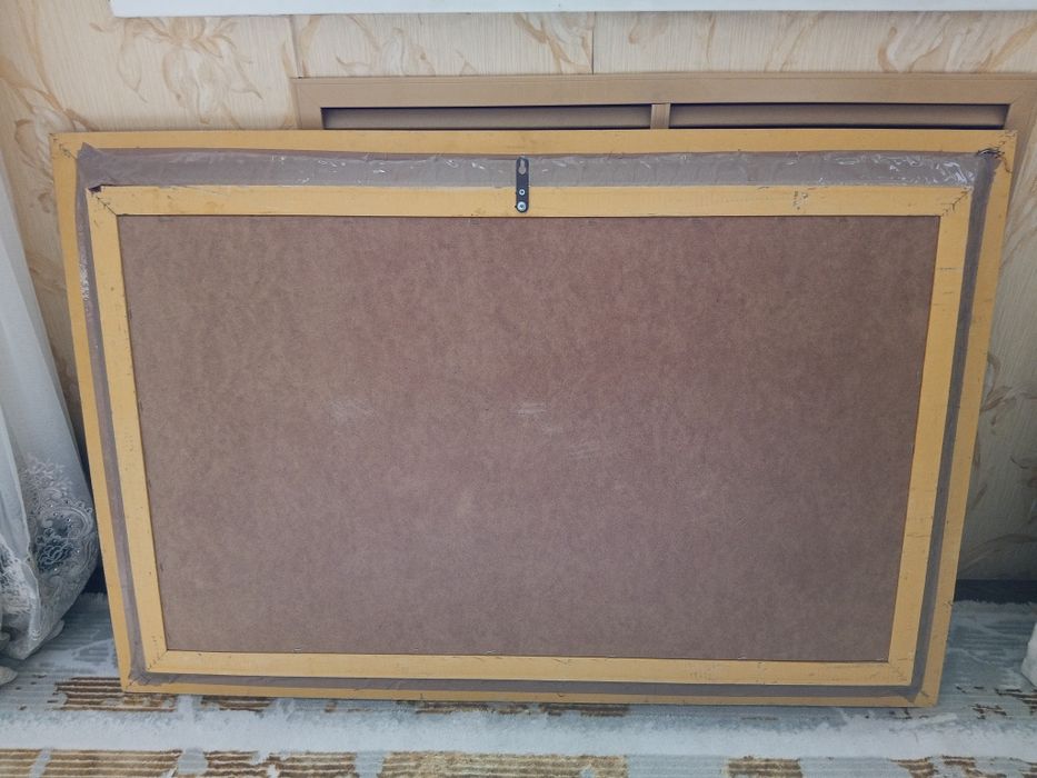 Большая картина с рамкой