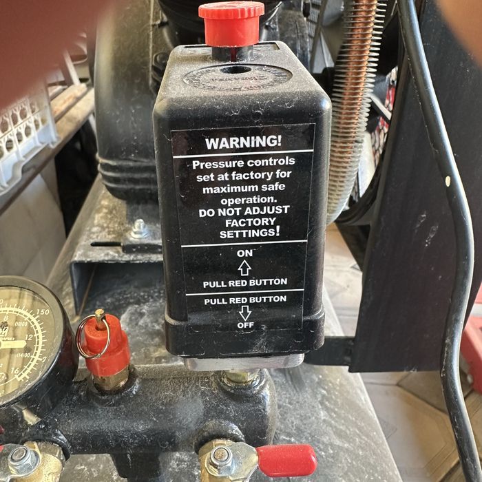 Продается 300 л компрессор