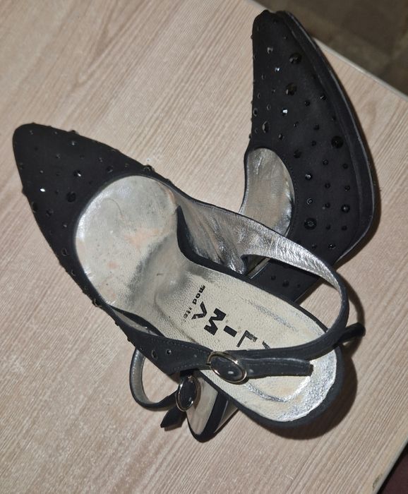 Продам туфли 37-38 размер