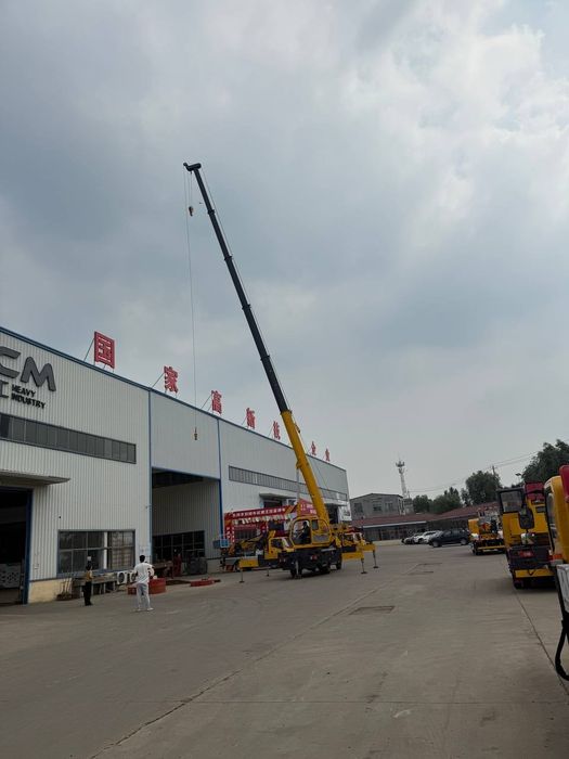 Кран марки STSM  5тонны до 25 тонны