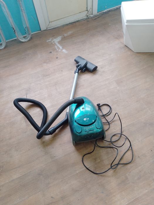 Улица Азаттык дом51   Продам   пылесос  .