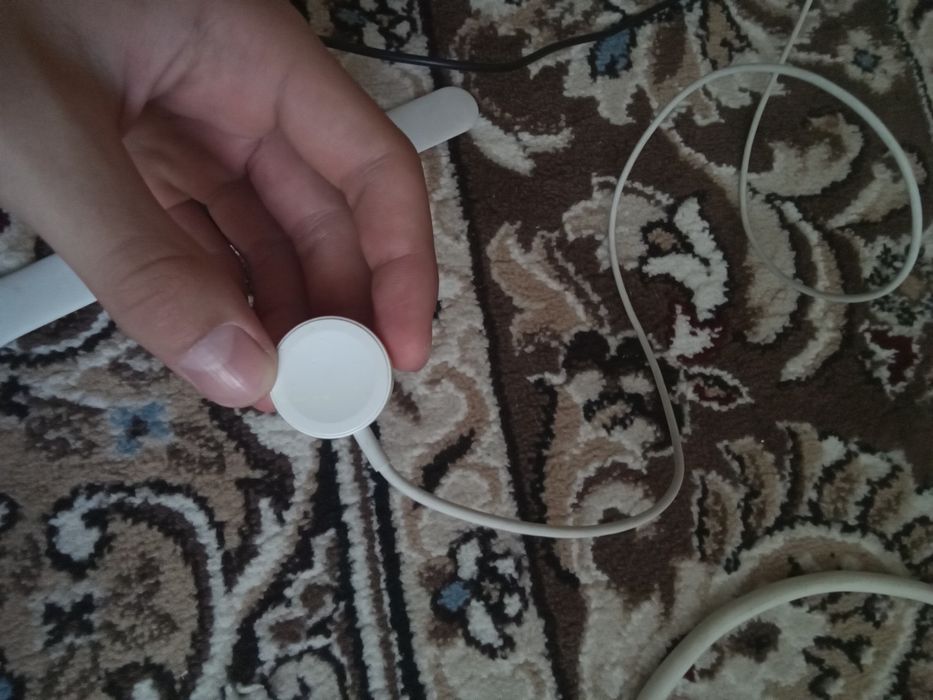 Смарт часы 3 часть  в хорошим состояние только коробки нету за 1 милио