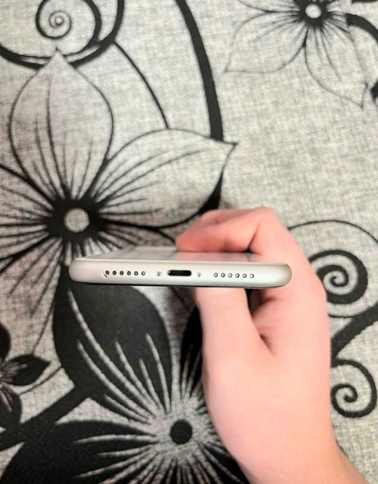 iPhone 11 64gb гарантия 12 мес