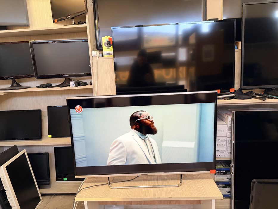 Smart tv panasonic 101 cm -750 ron