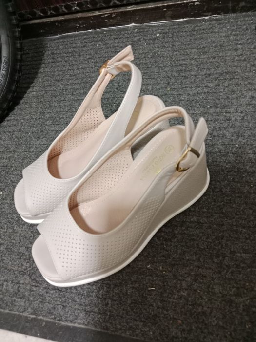 басаножка  платформа и туфли 35размер