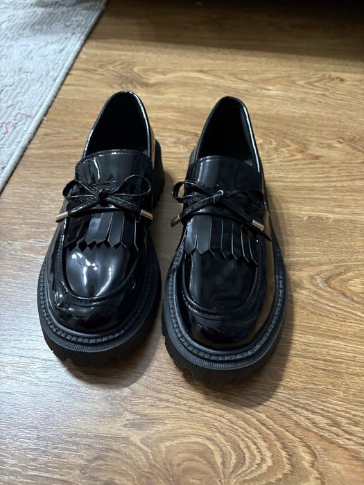 Обувки дамски нови