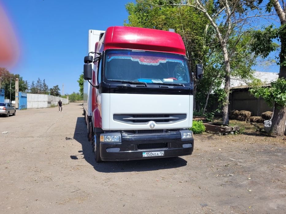 Продам тягач рено