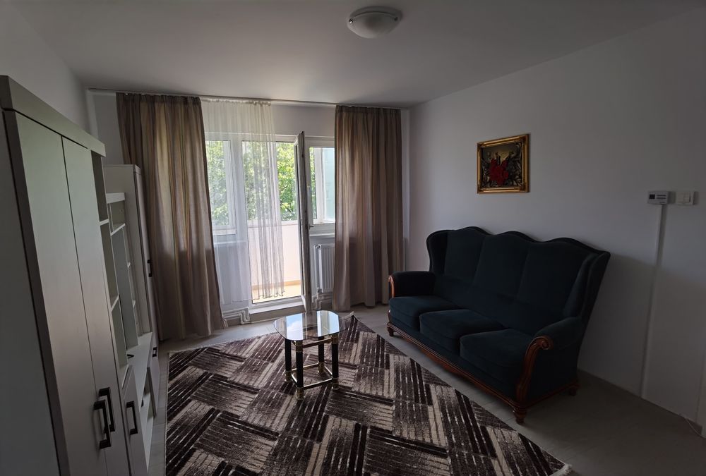 Închiriez apartament cu doua camere