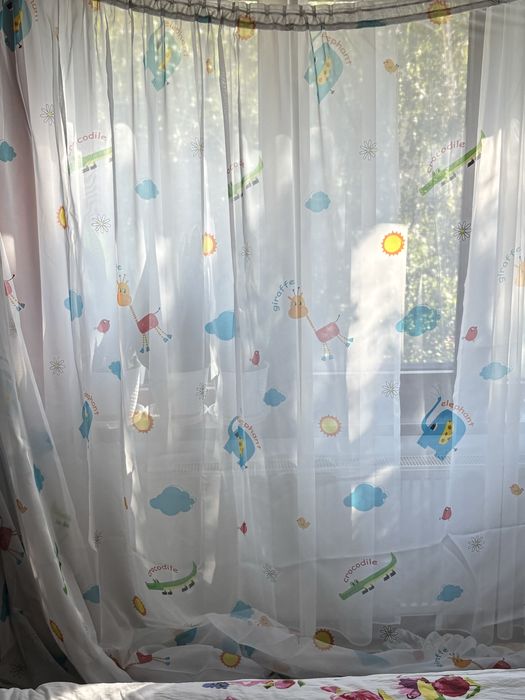 Vand 2 perdele camera copil stare foarte buna