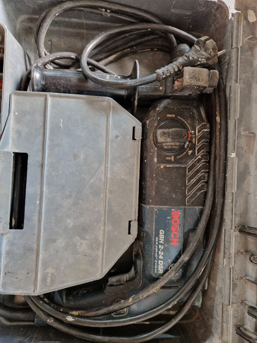 Inchirieri  Betoniera, Masina de taiat gresie cu apa, Scule de mana.