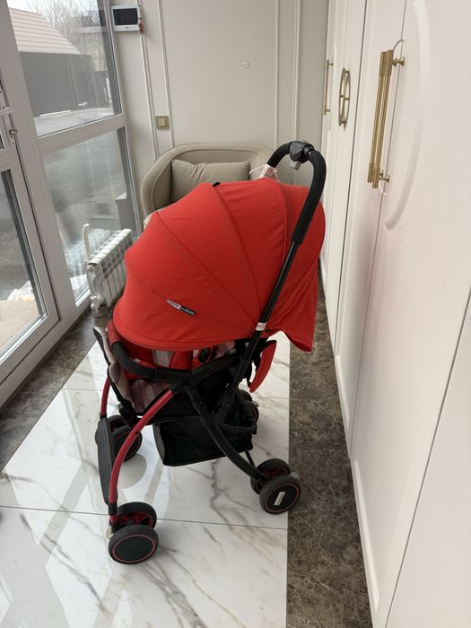 Коляска прогулочная