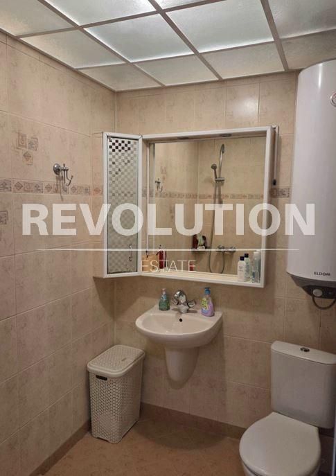 Дава се под наем Двустаен апартамент в Варна, Левски - 65 кв.м за 498.27 € - Снимка #3