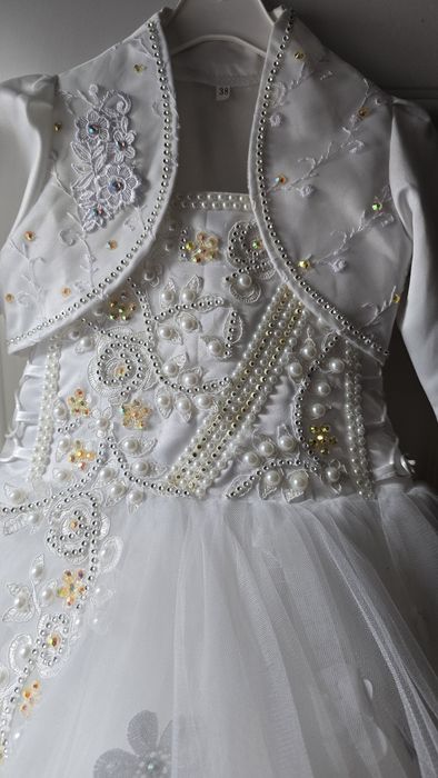 Красивые платья на девочку.