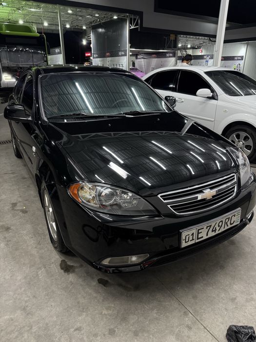Lacetti gentra sotiladi
