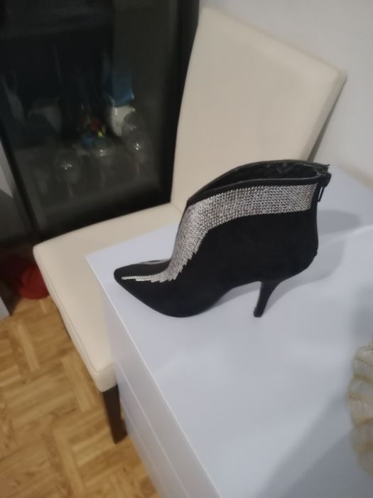 Дамски боти и ботуши