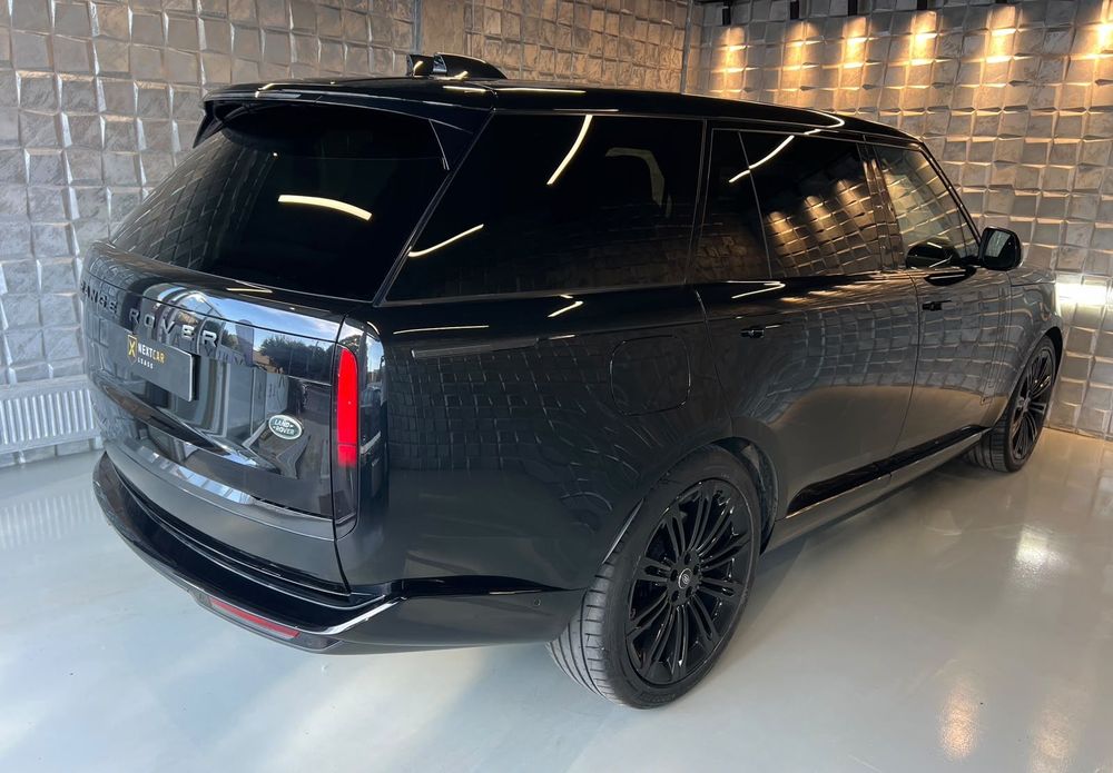 Land Rover Range Rover 2023 benzină, 166.978 € — imagine 4