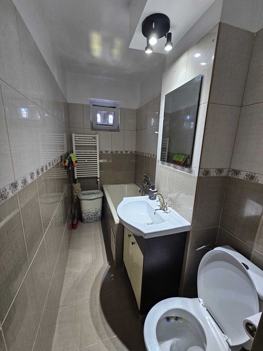 Apartament 3 camere- Craioviţa Nouă
