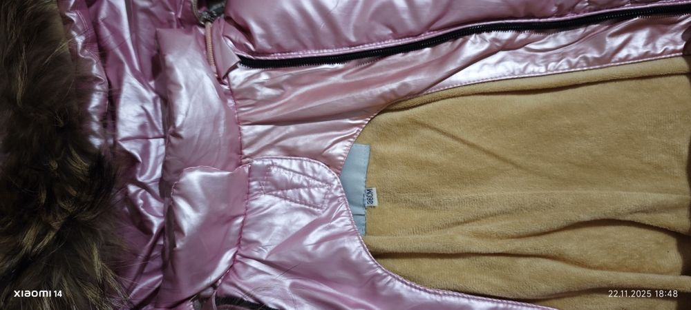 Продам комбенезоны зима на девочку