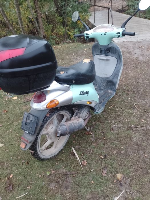 Vând Piaggio liberty 80 CC 2t