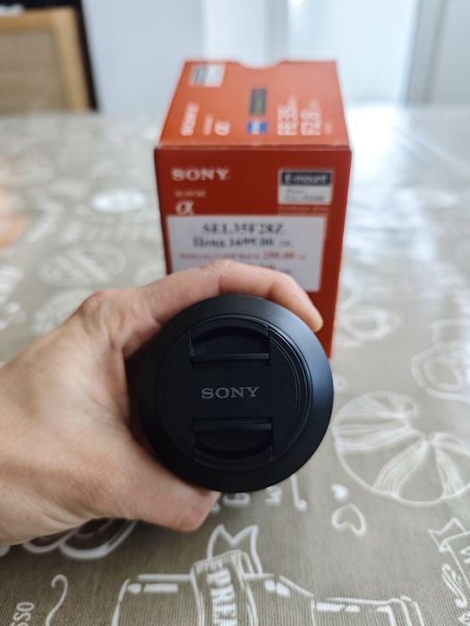 Обектив Sony Sonnar T* FE 35 mm / F2.8